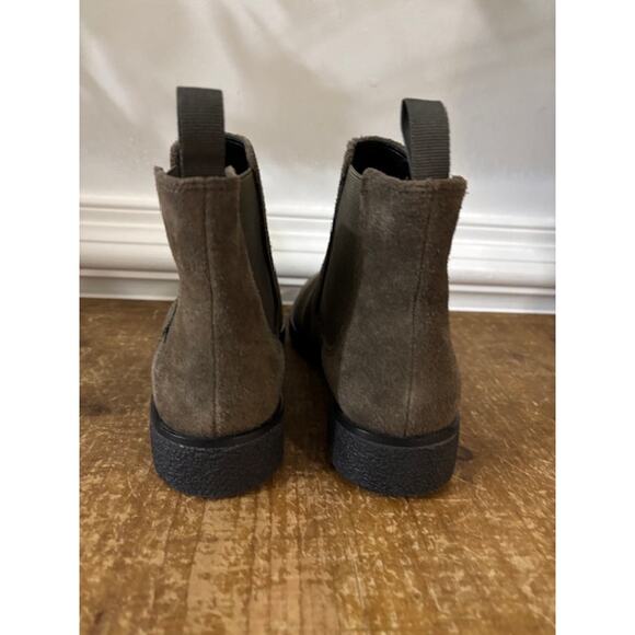 Clarks Griffin Plaza Women's Suede Ankle Boots Chelsea Bootie Size 7.5 NEW - Picture 4 of 9